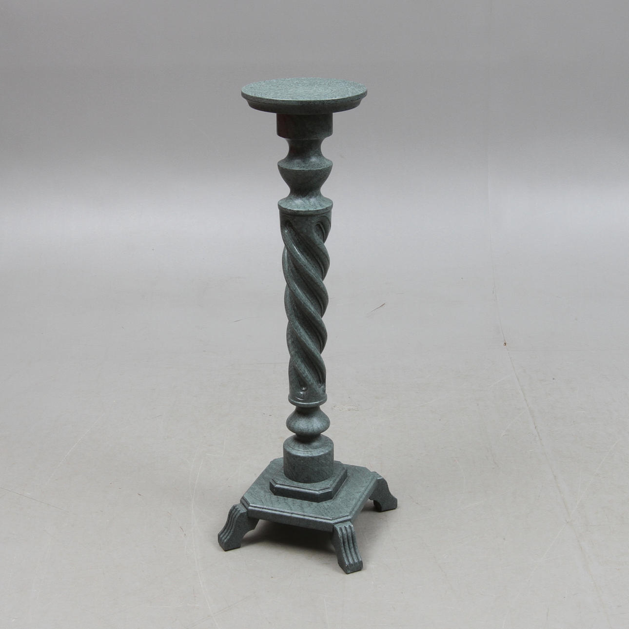 GERIDONG, bemålat trä, 19/2000-tal.