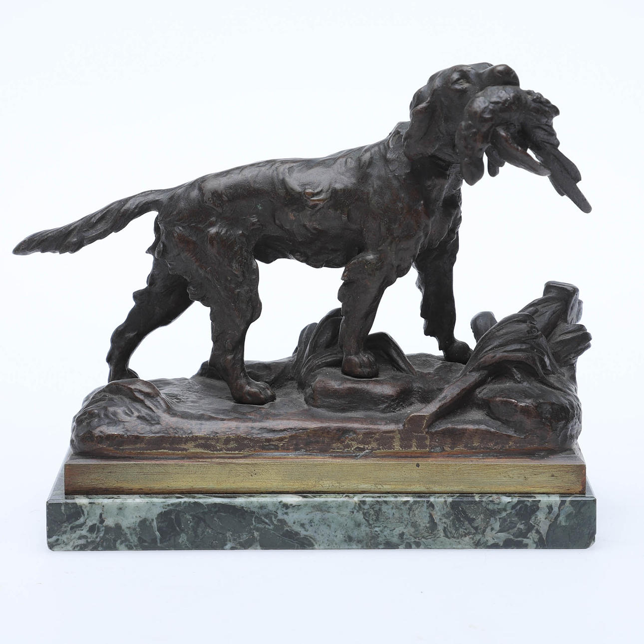 ESCULTURA QUE REPRESENTA UN PERRO PÁJARO, BRONCE, MÁRMOL.
