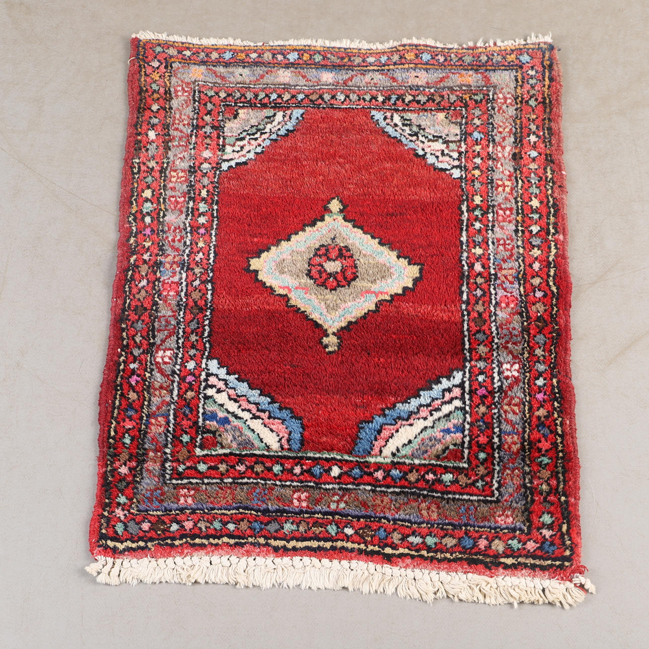 CARPET, oriental, 87 x 66 cm.