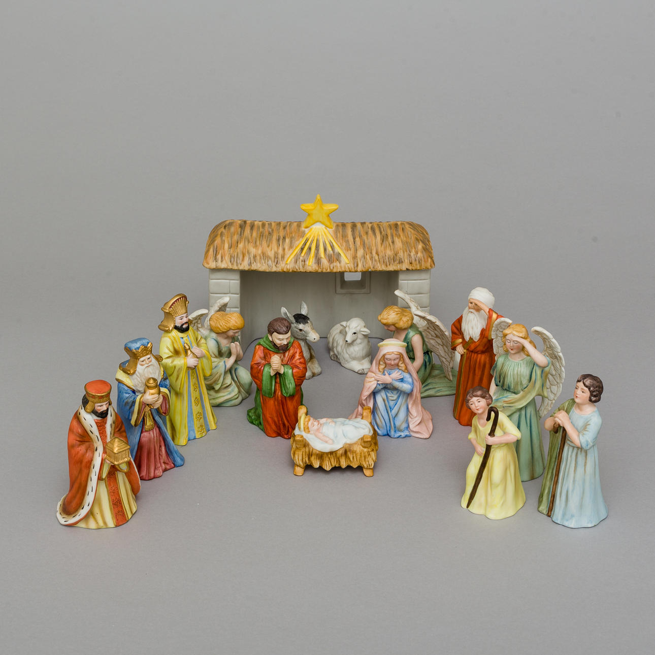 JULKRUBBA, 16 delar, porslin, efter Jenny Nyström, Kalmar Länsmuseum.