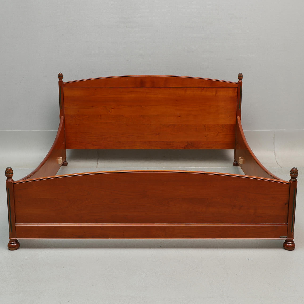 Marco de cama, cerezo, Grange, Francia.