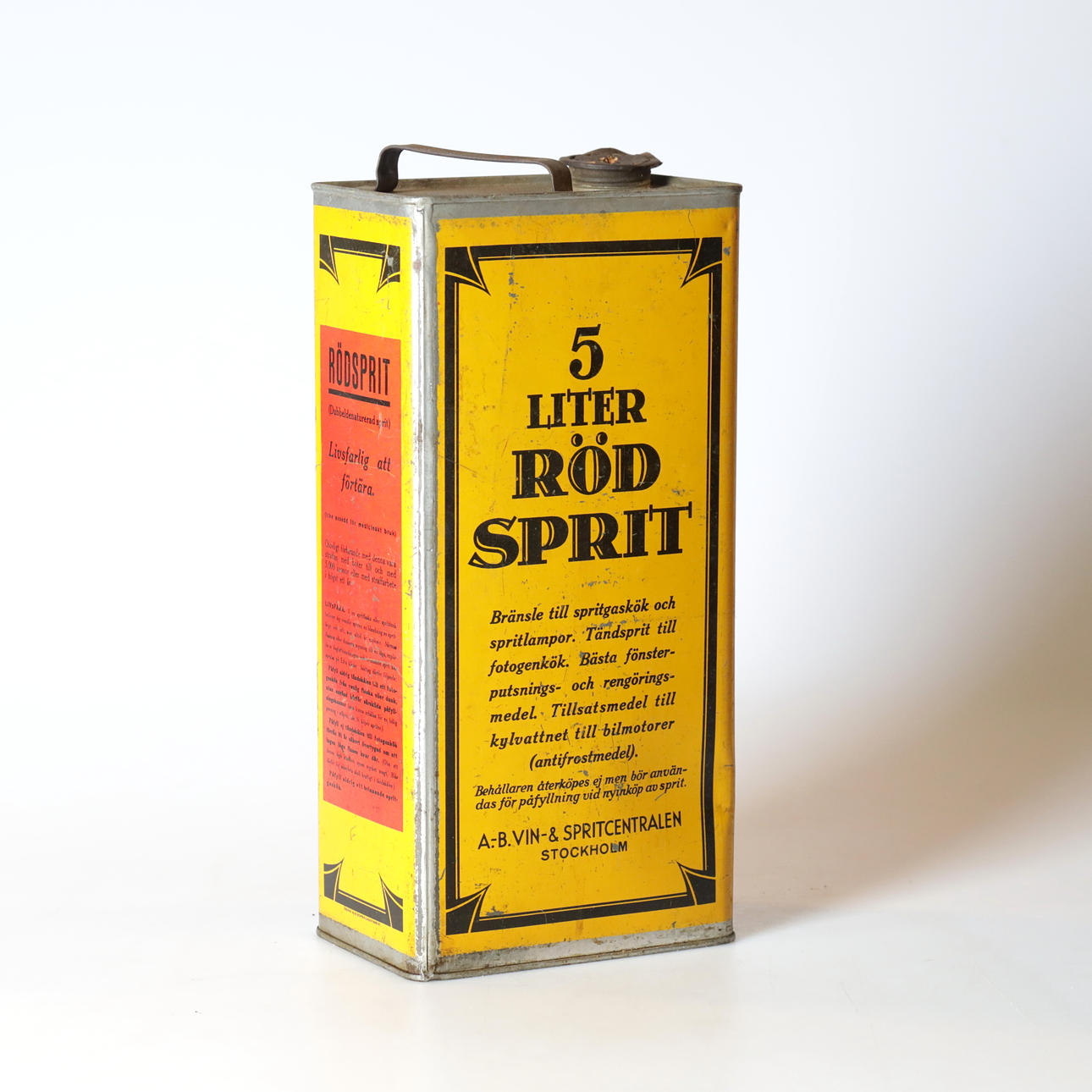 Eine Blechdose, 5 Liter roter Schnaps, 20. Jahrhundert.