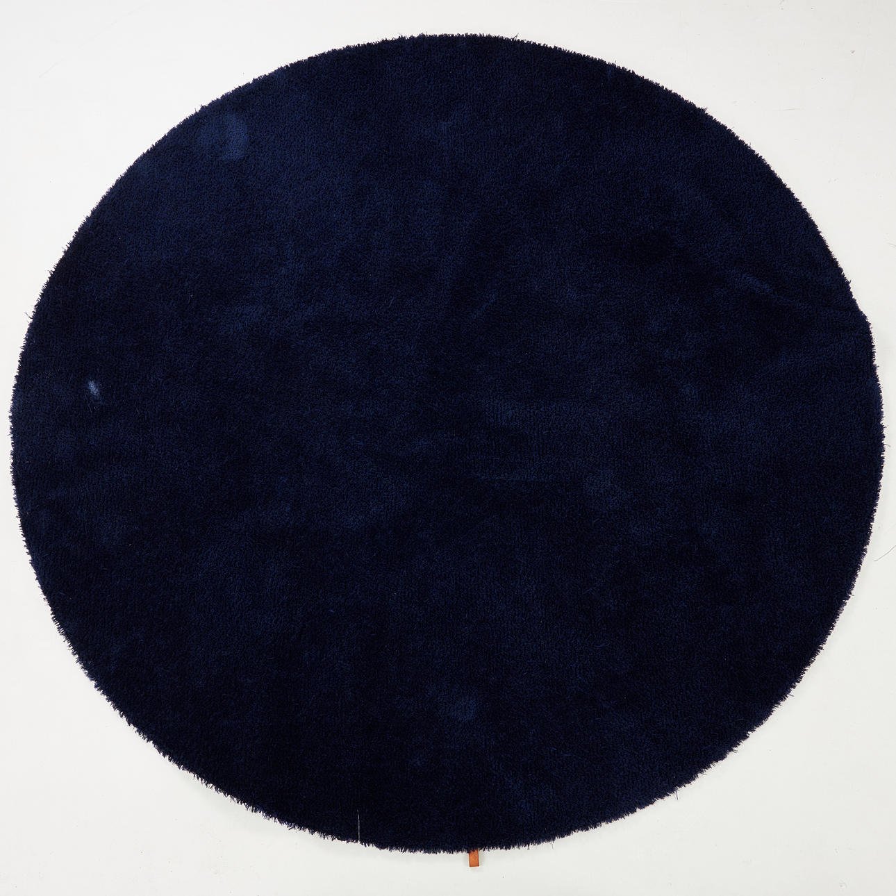 Carpet, “Chique 200", round, blue, Kasthall.