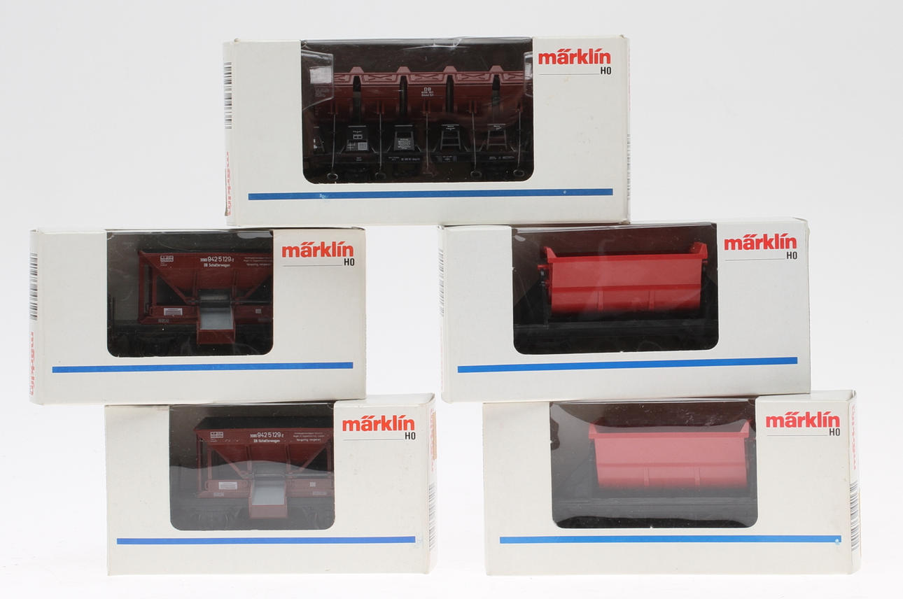 MÄRKLIN 5 vagnar 2x4413, 2x4610 och 4635 i originalkartonger.