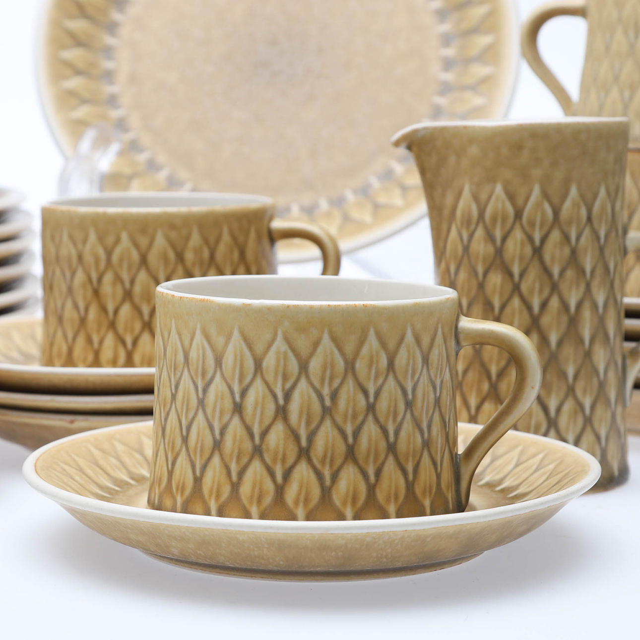 JENS  QUISTGAARD. Kaffeservis, 20 delar, "Relief", Kronjyden, Danmark.
