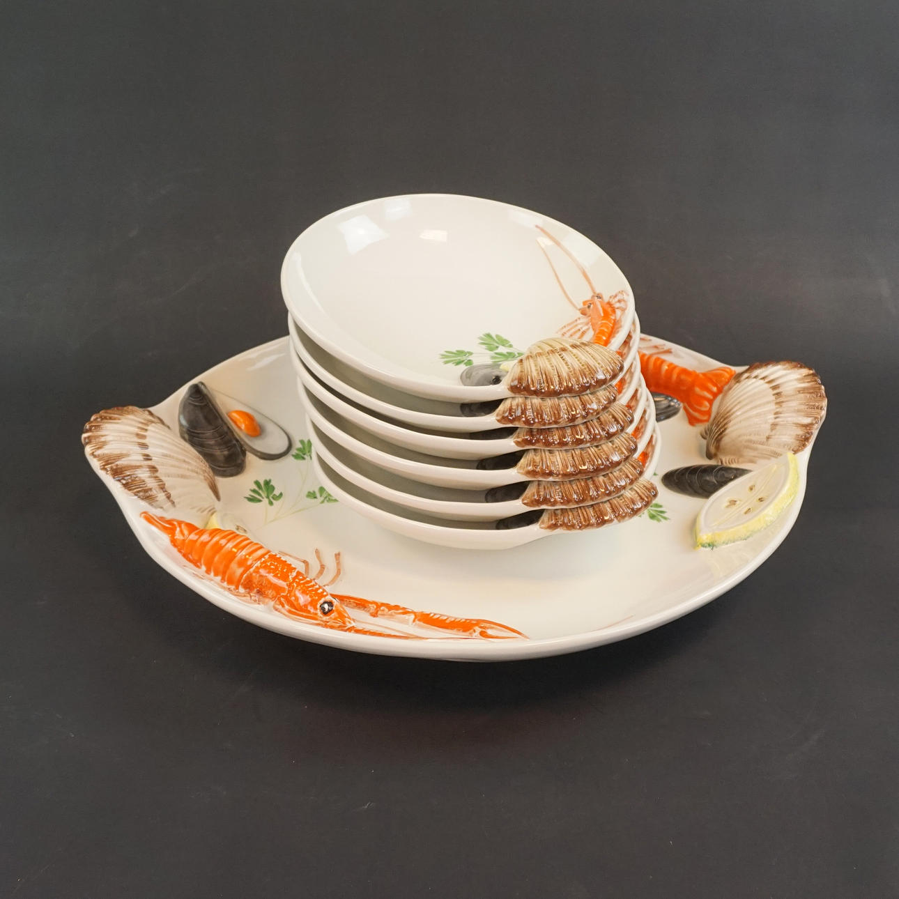 GESCHIRR MIT MEERESFRÜCHTEN, 7 Stück, Tre Art, Italien.