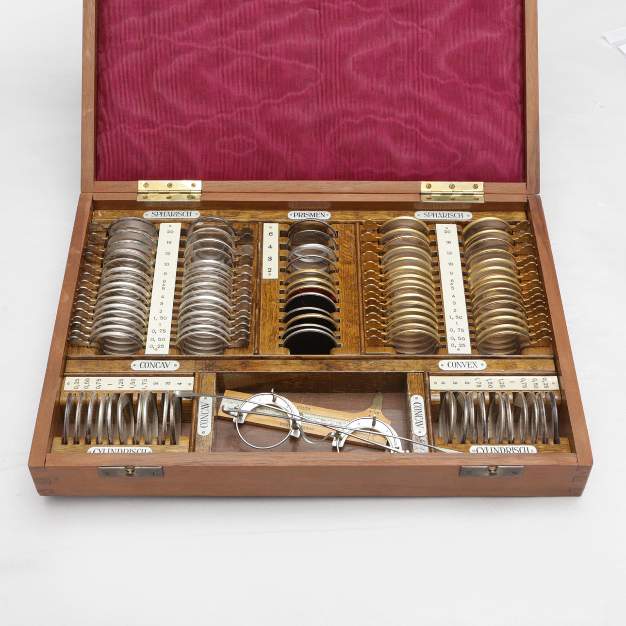 OPTIKERSET, in Holzkiste, antik.