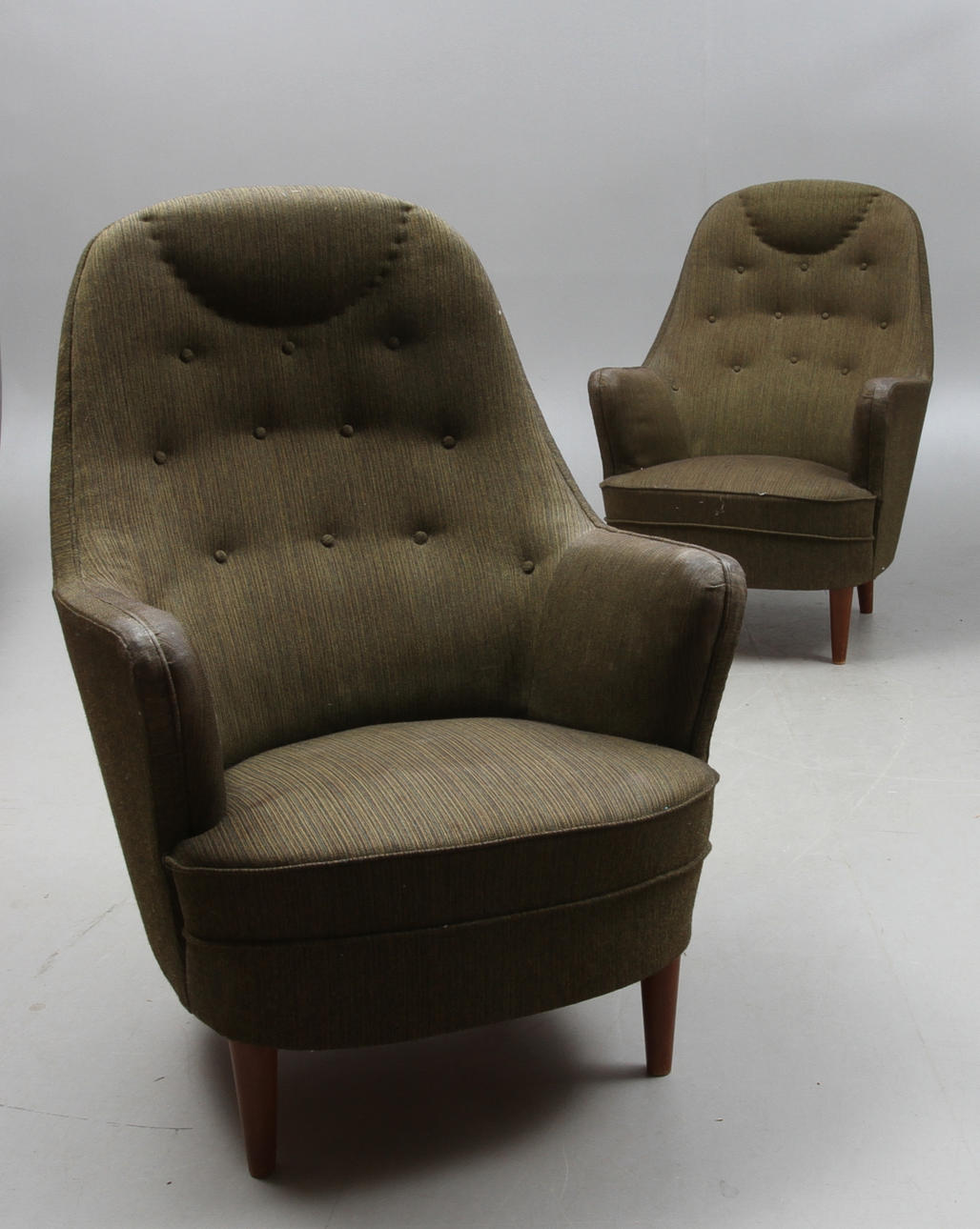 FÅTÖLJER, ett par, omkring 1900-talets mitt.