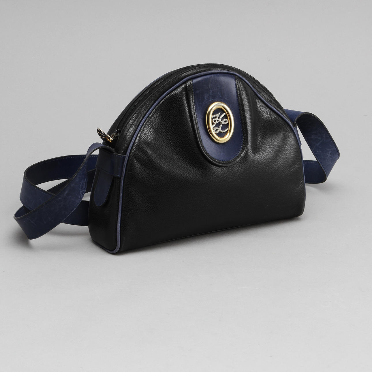 AXELREMSVÄSKA, Karl Lagerfeld, Frankrike.