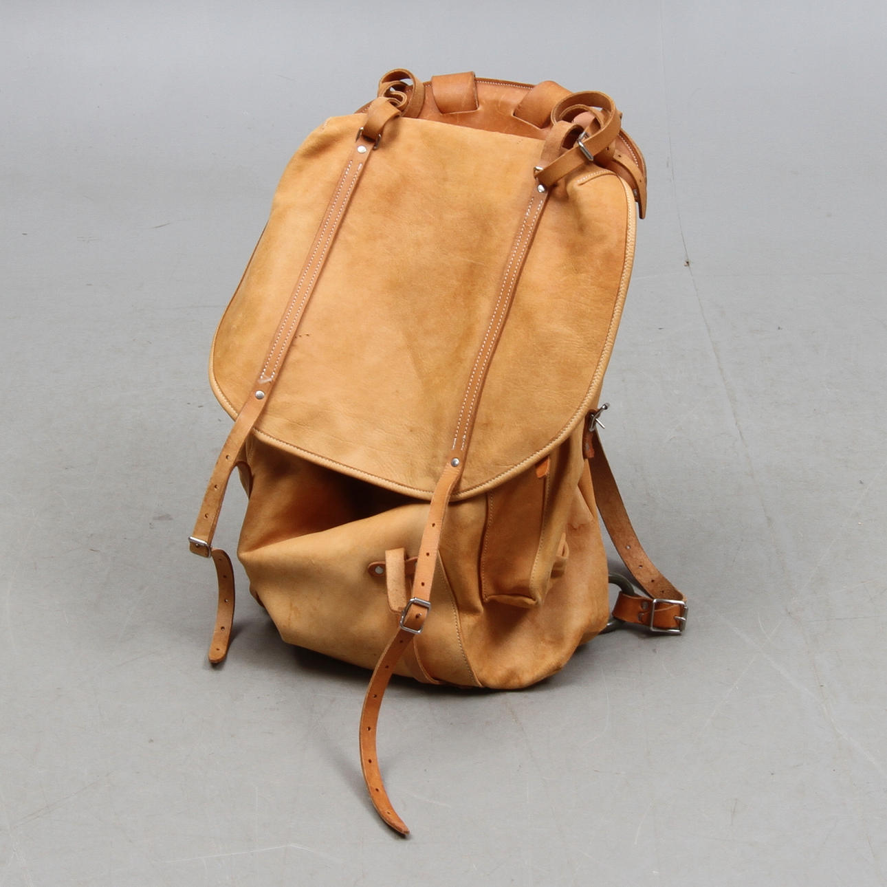 MOCHILA, cuero, años 2000.