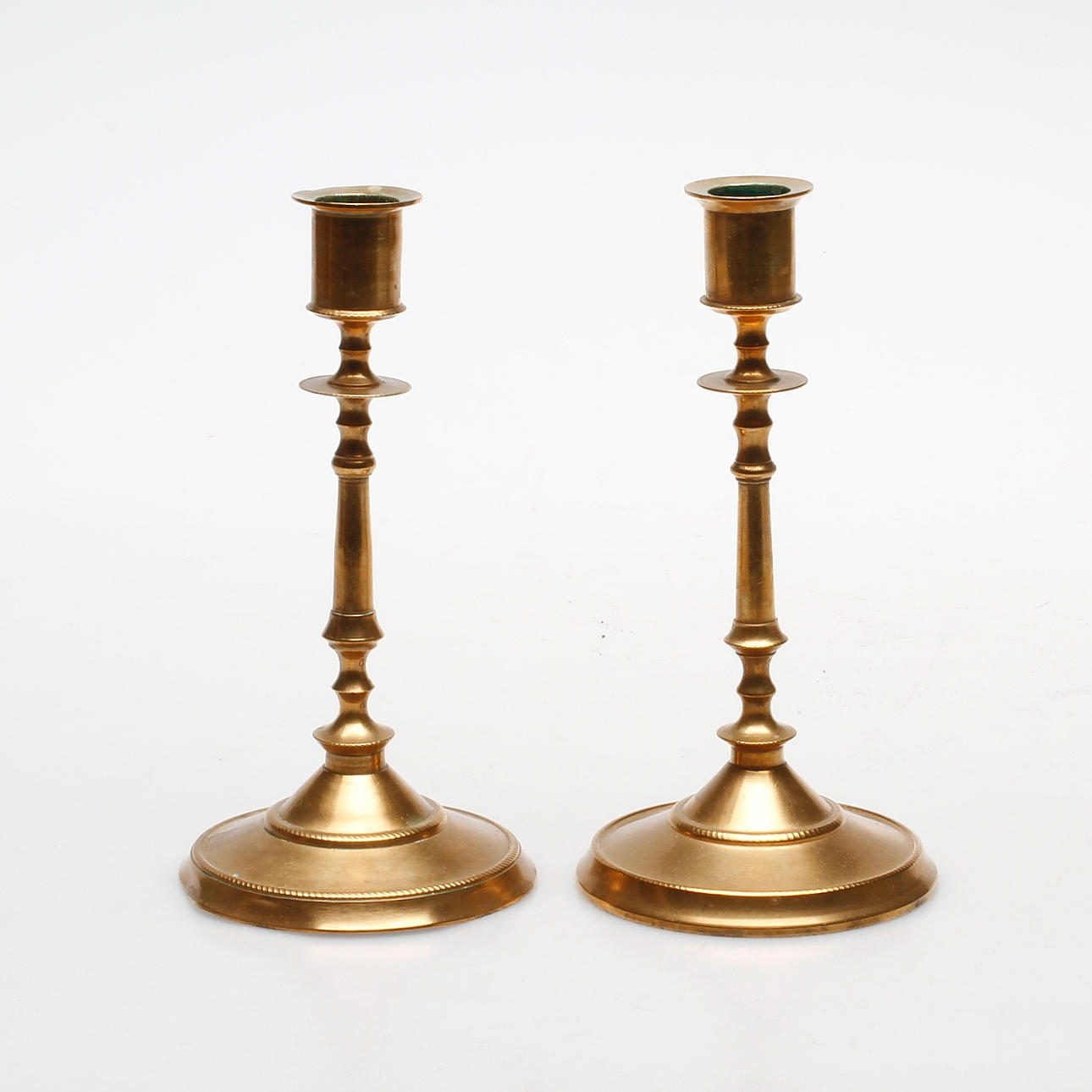 LJUSSTAKAR, ett par, mässing, Skultuna No 92.