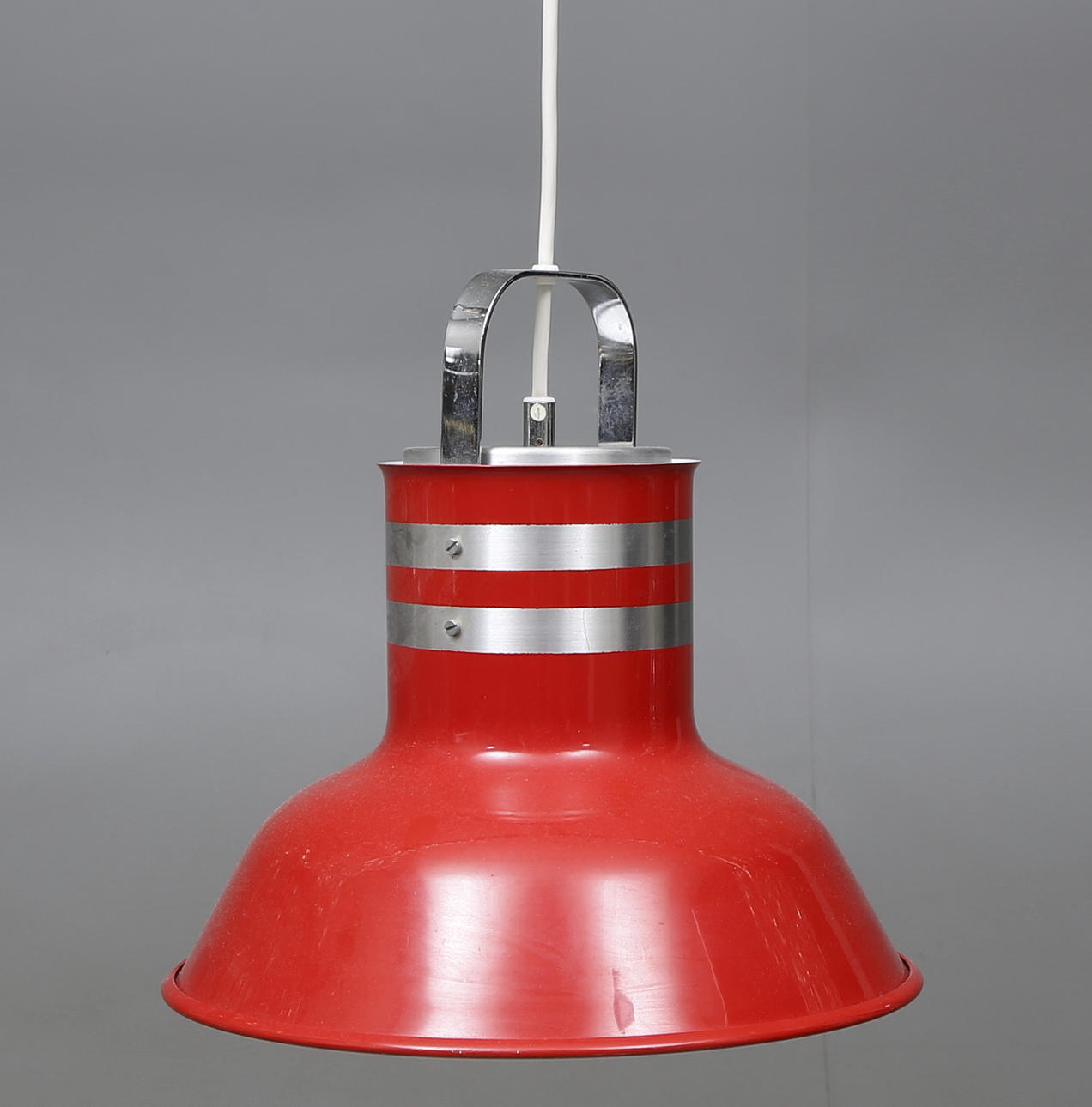 TAKLAMPA, "Hinken", Ateljé Lyktan, 1900-talets andra hälft, höjd 32 cm.