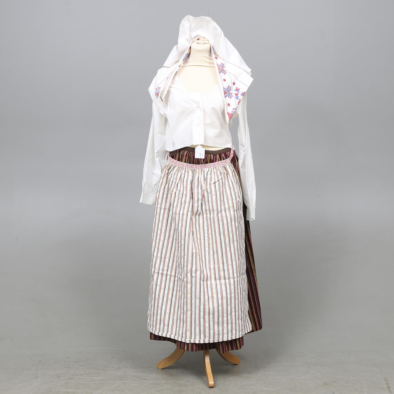 FOLKDRÄKT, 6 delar, Skedevi, Östergötland.