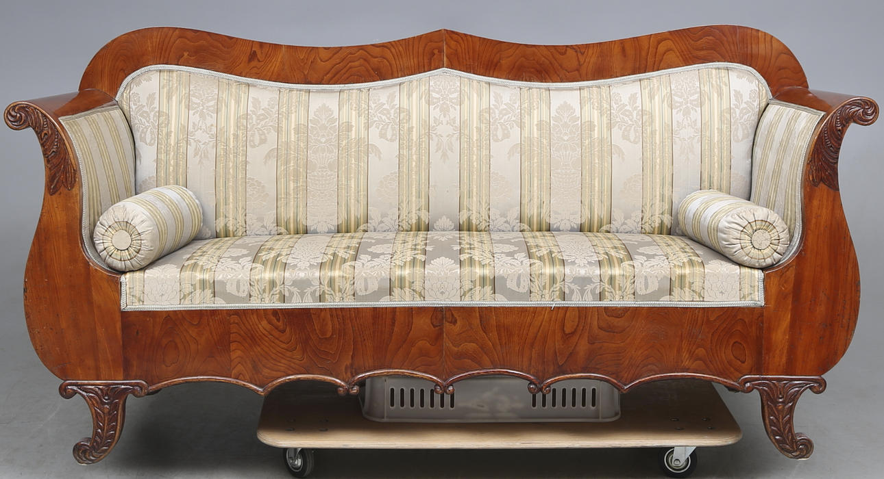 SOFA, 1800s.