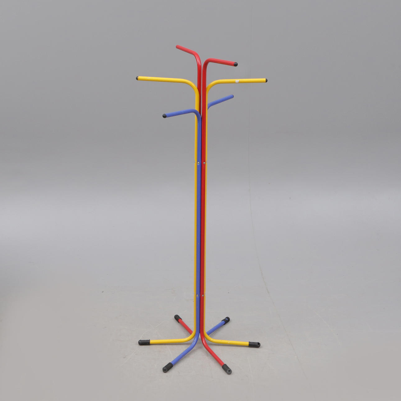 EIN KLEIDERSTÄNDER, IKEA „Plagg“ Tord Björklund.