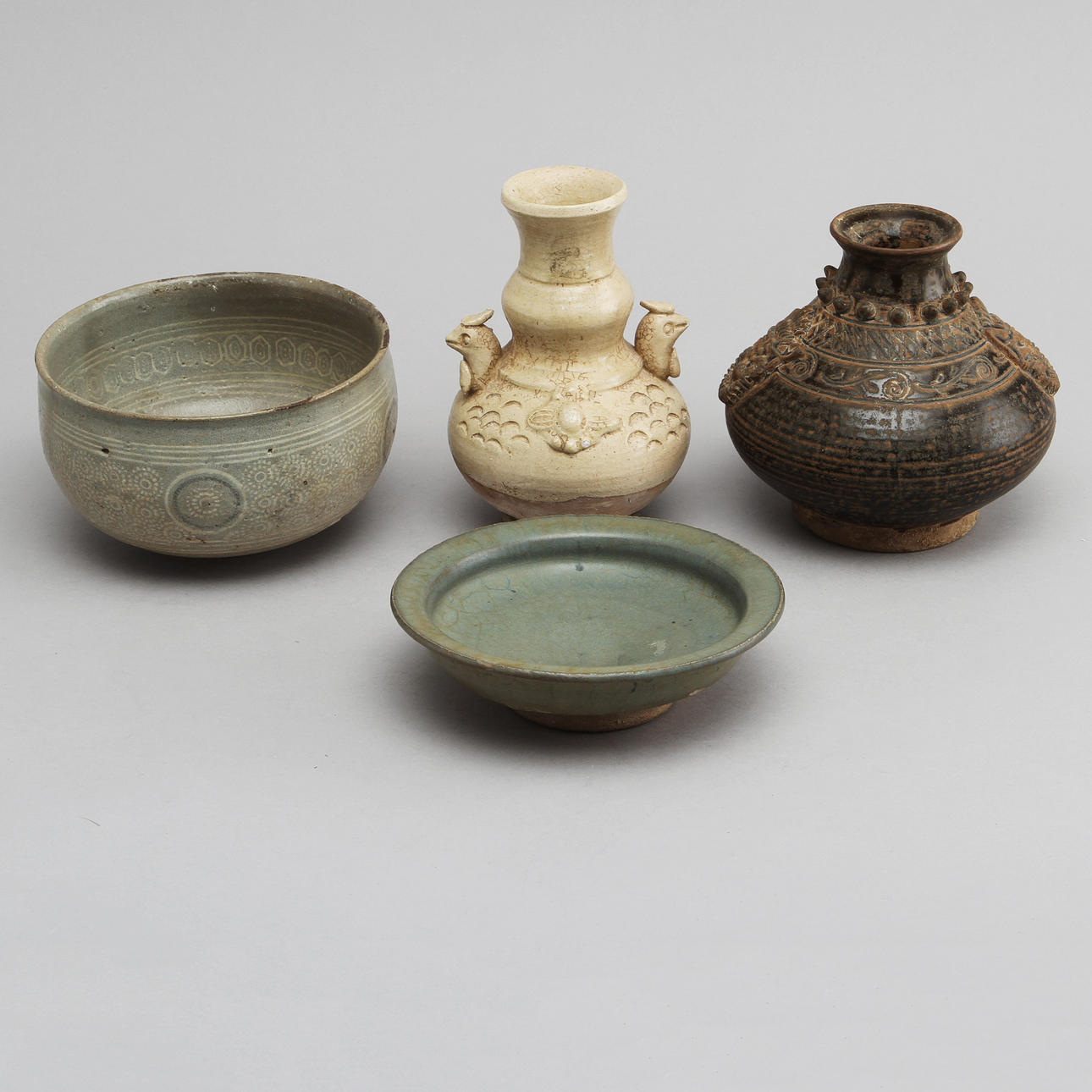 STENGODS, 4 delar, orientaliskt 19/2000-tal.