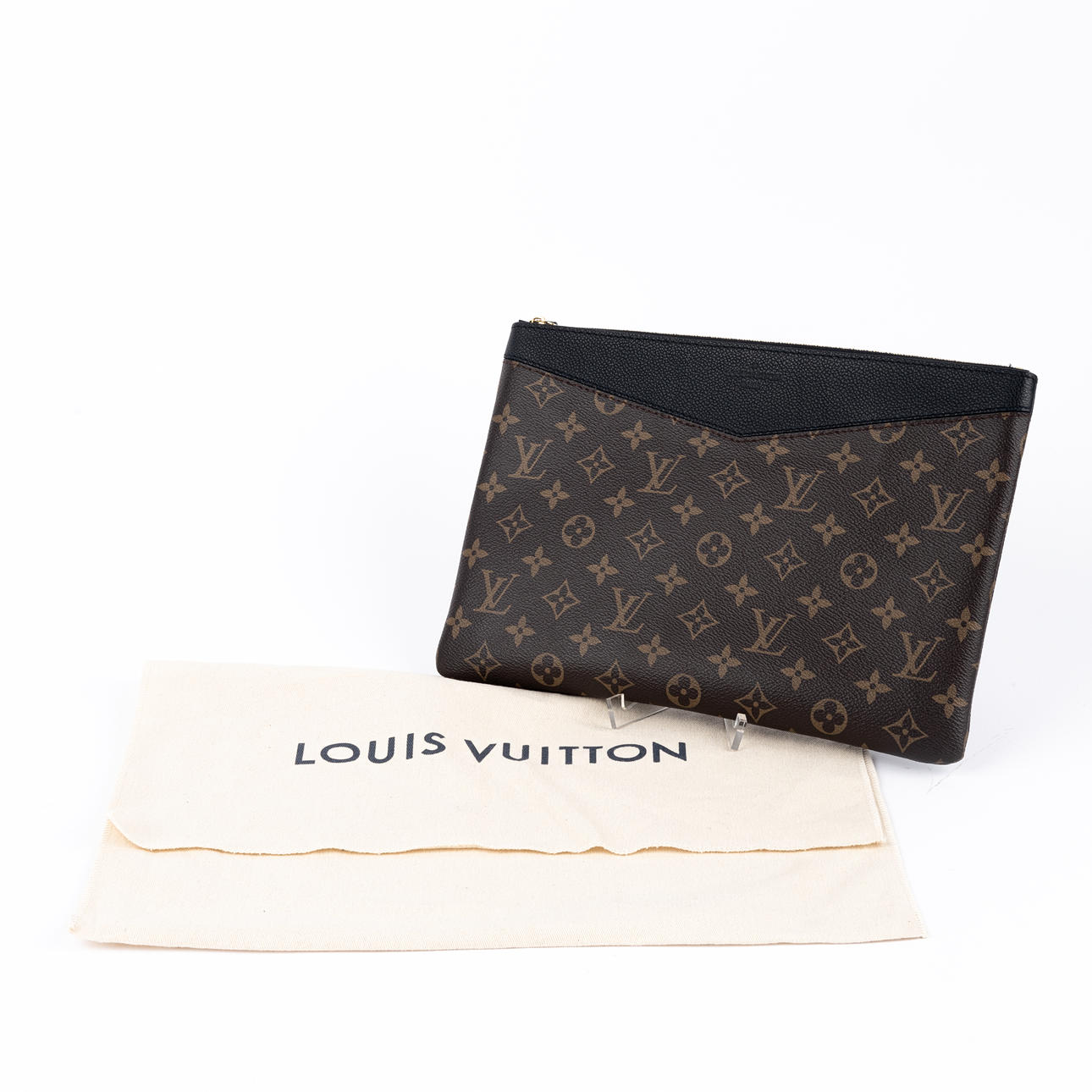 LOUIS VUITTON. Daily Pouch, cowhide, Monogram canvas.