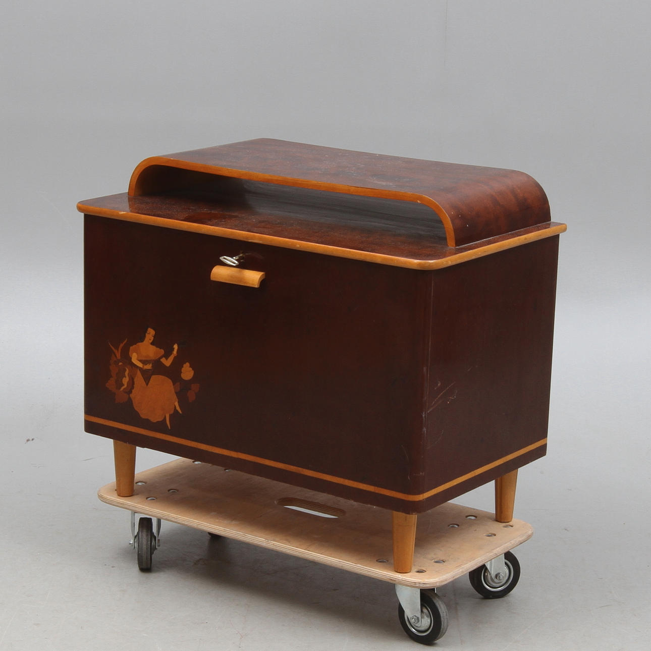 MUSIKMÖBEL, intrasiadekor, 1940/50-tal.