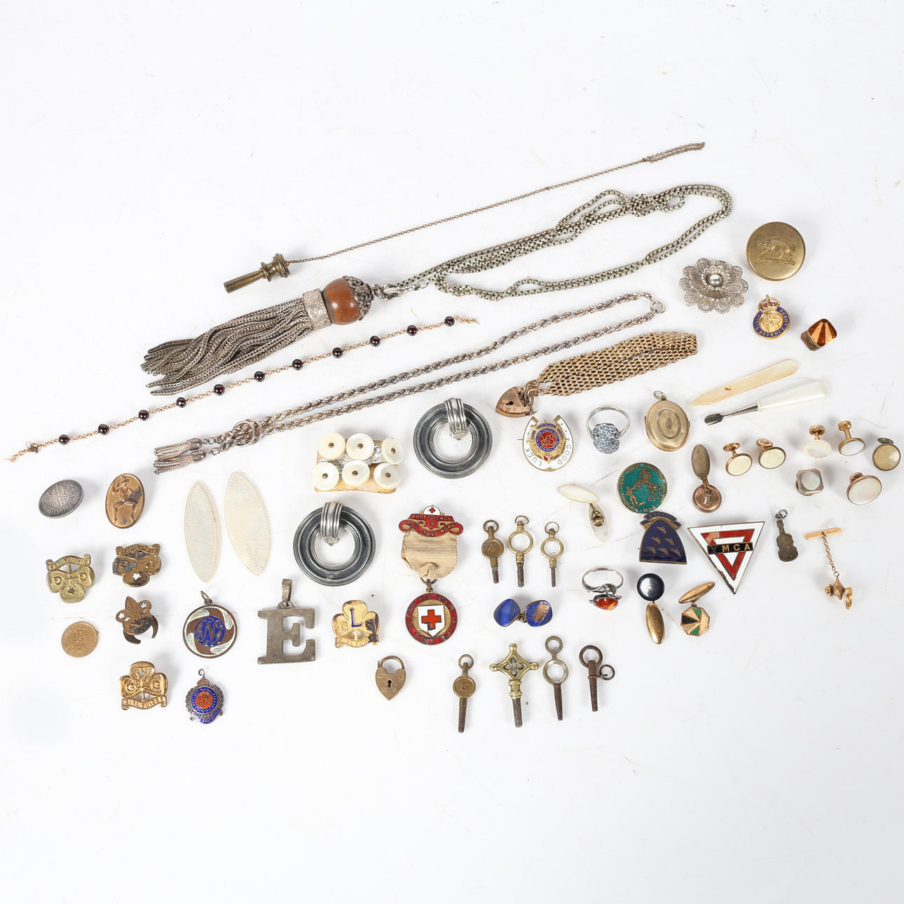 SORTIMENT AV VINTAGE SMYCKEN.