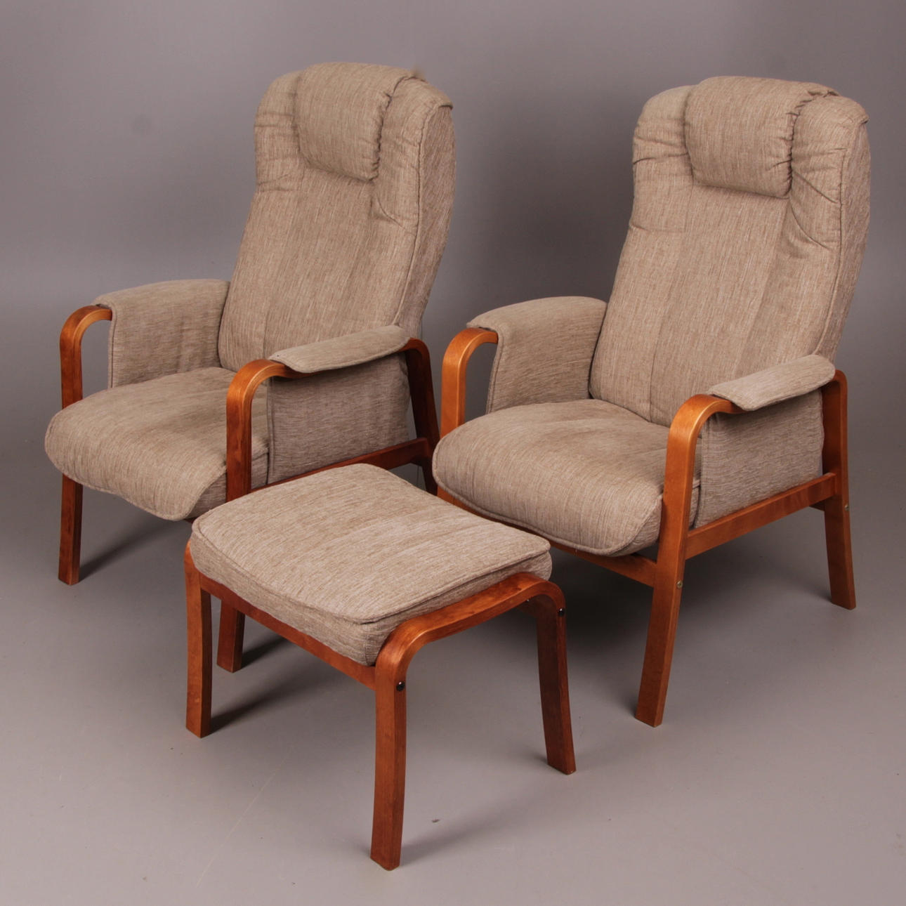 FÅTÖLJER, ett par, samt fotpall, Andersson, 1900/2000-tal.