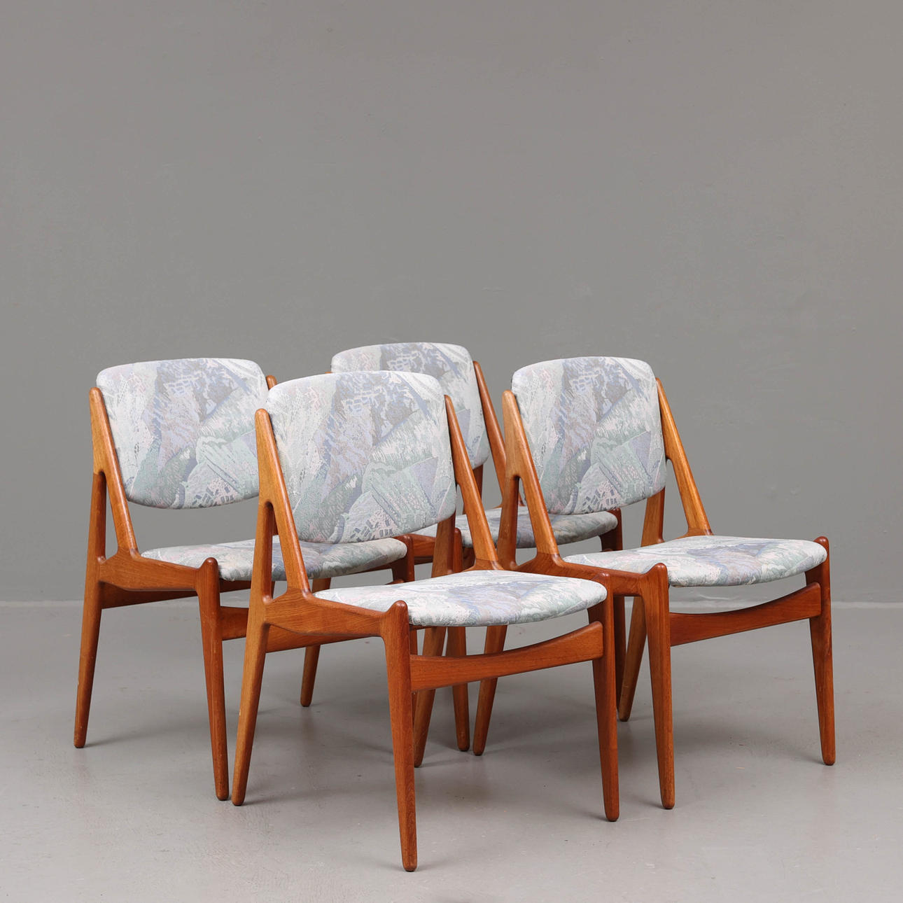 ARNE VODDER. Stolar, 4 stycken Ella, Vamo, Danmark.