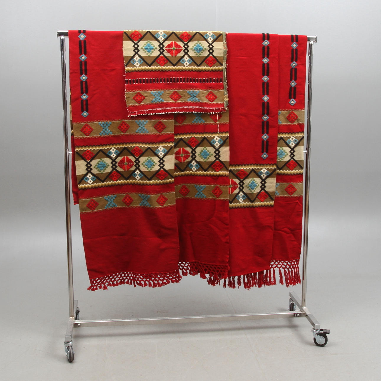 GARDINER/DRAPERIER 4 st samt VÄVNAD, 1900-tal.