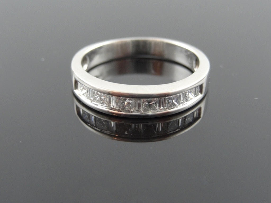 Chanel SET Princess diamantring 0,65cts.