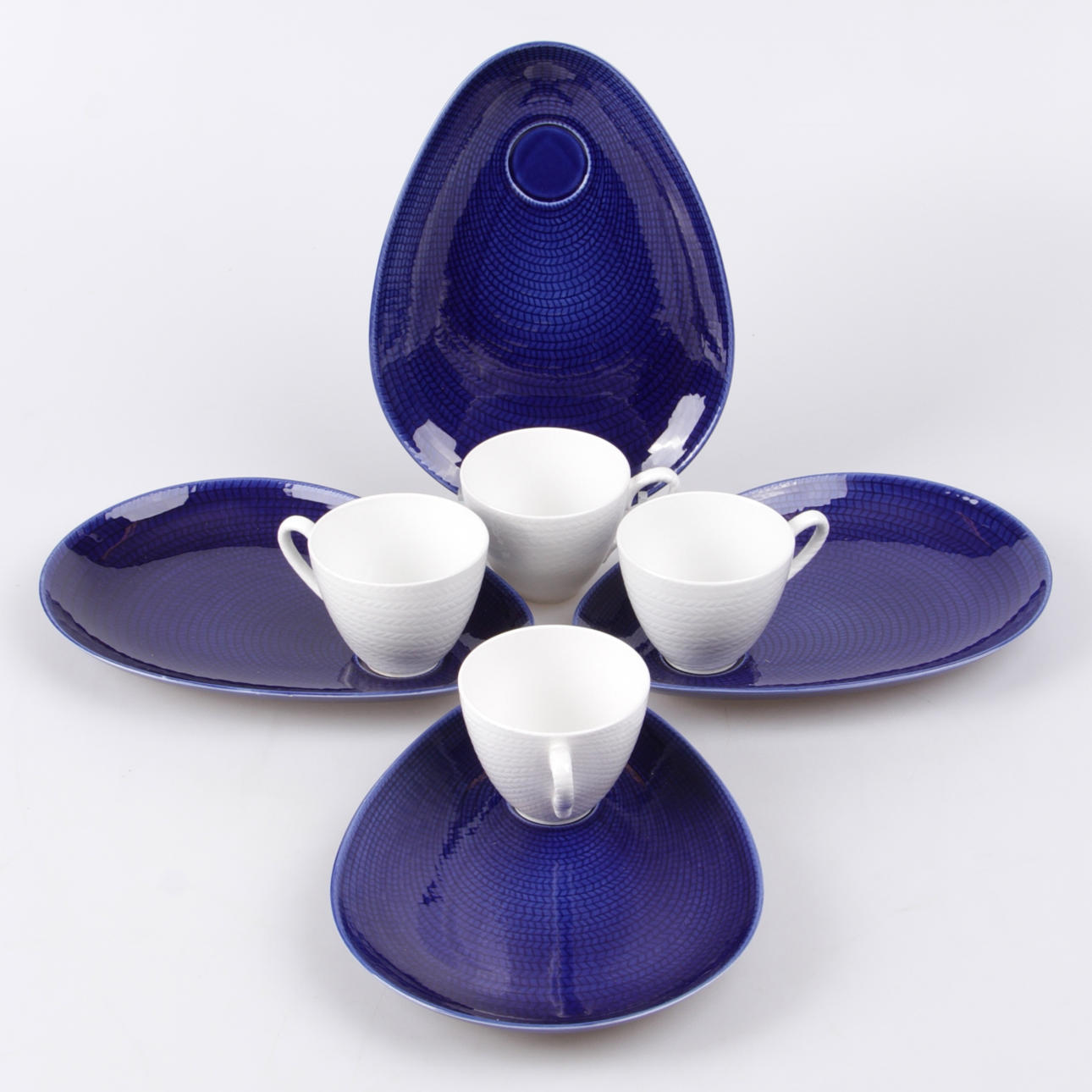 TV-KOPPAR, 4 st. Porslin, "Blå eld", Hertha Bengtsson, Rörstrand.