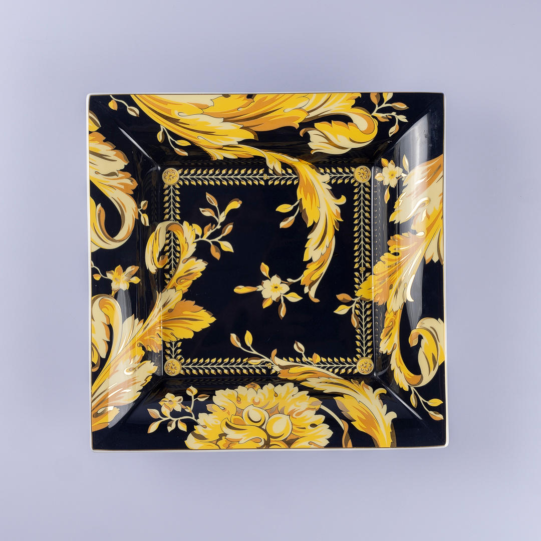 ROSENTHAL VERSACE. " Vanity ". Quadratische Tischschale. Datierung um 2000.