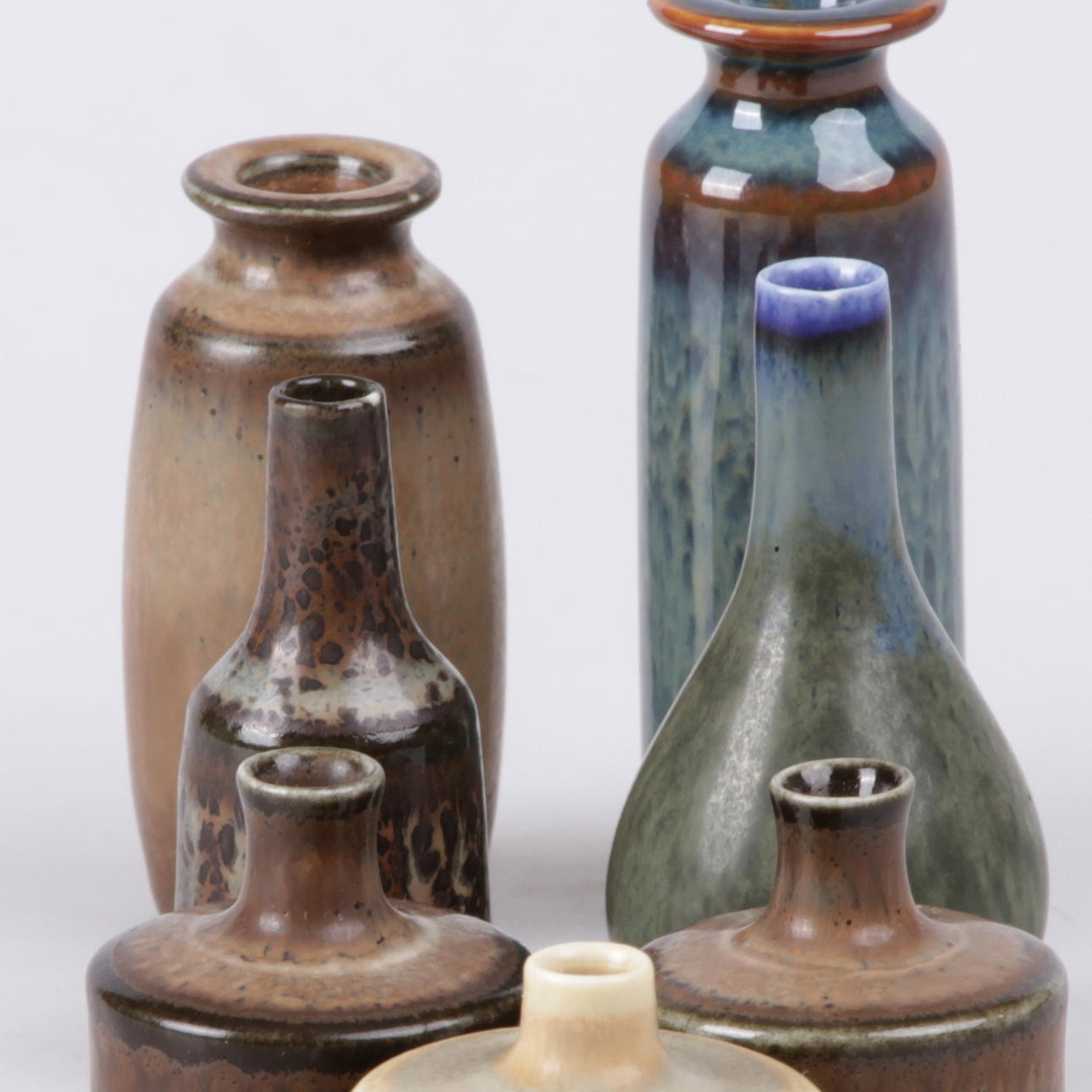 MINIATYRVASER, 7 st, stengods, Carl-Harry Stålhane, Rörstrand, signerade.