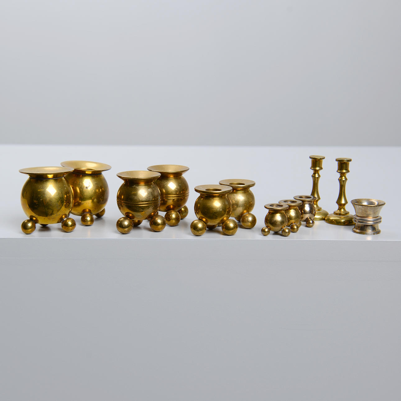 KUGELLEUCHTER, 9 Stück, davon 2 Skultuna.