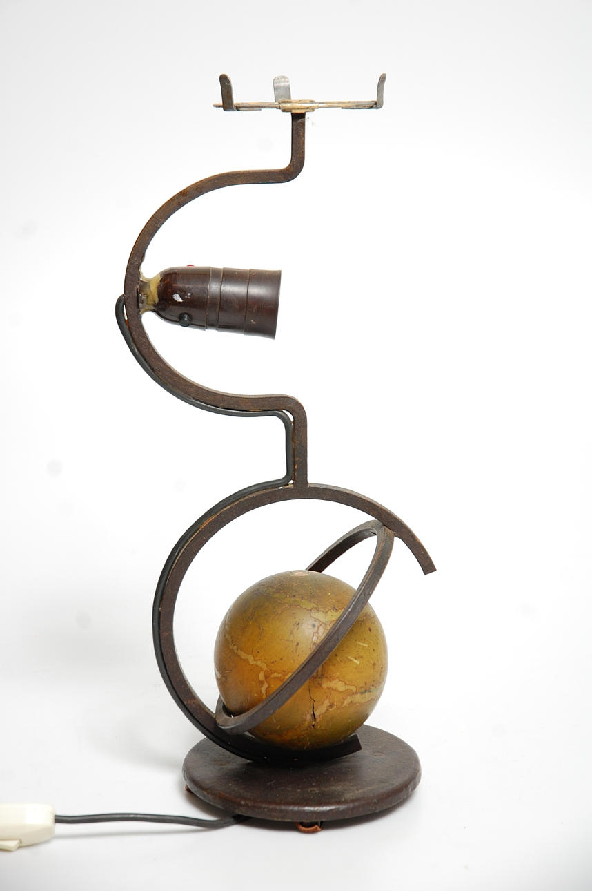 BORDSLAMPA, med klot, smide, Art deco.