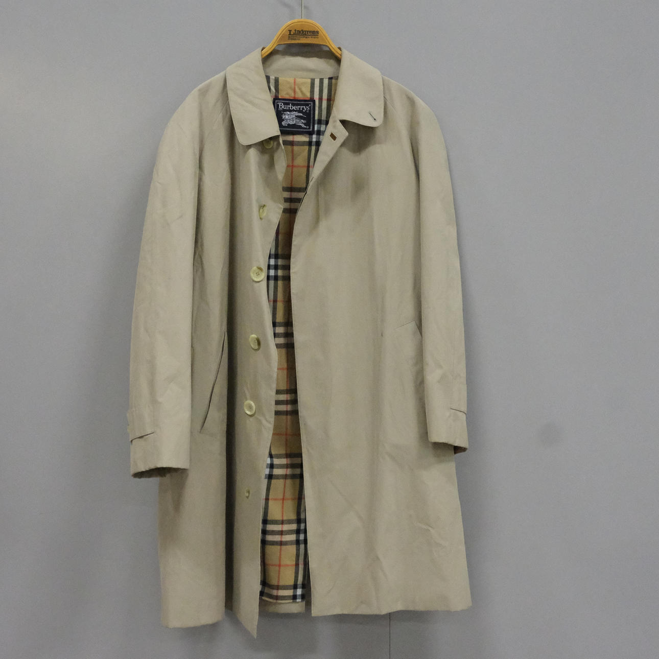 BURBERRY. MEN'S COAT.