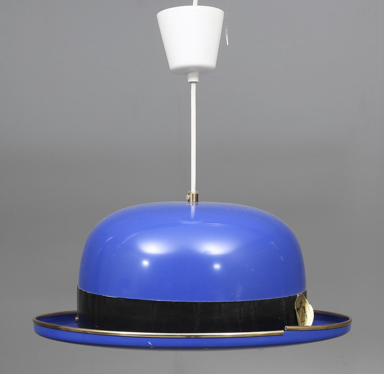 TAKLAMPA, Hans Agne Jakobsson, Markaryd. 1900-talets mitt, höjd utan sladd 20 cm.