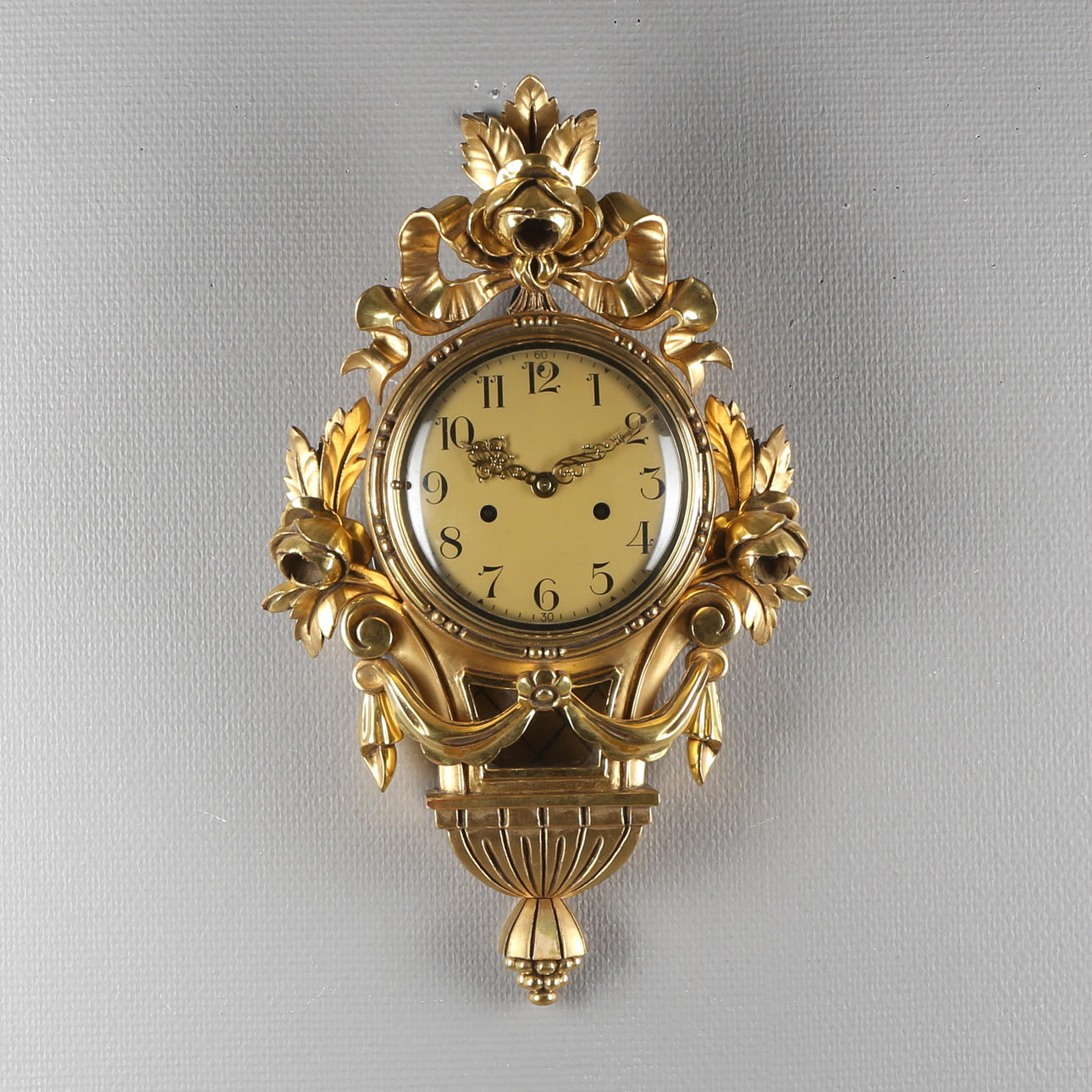 VÄGGPENDYL, förgylld, rokokostil, 1900-tal.