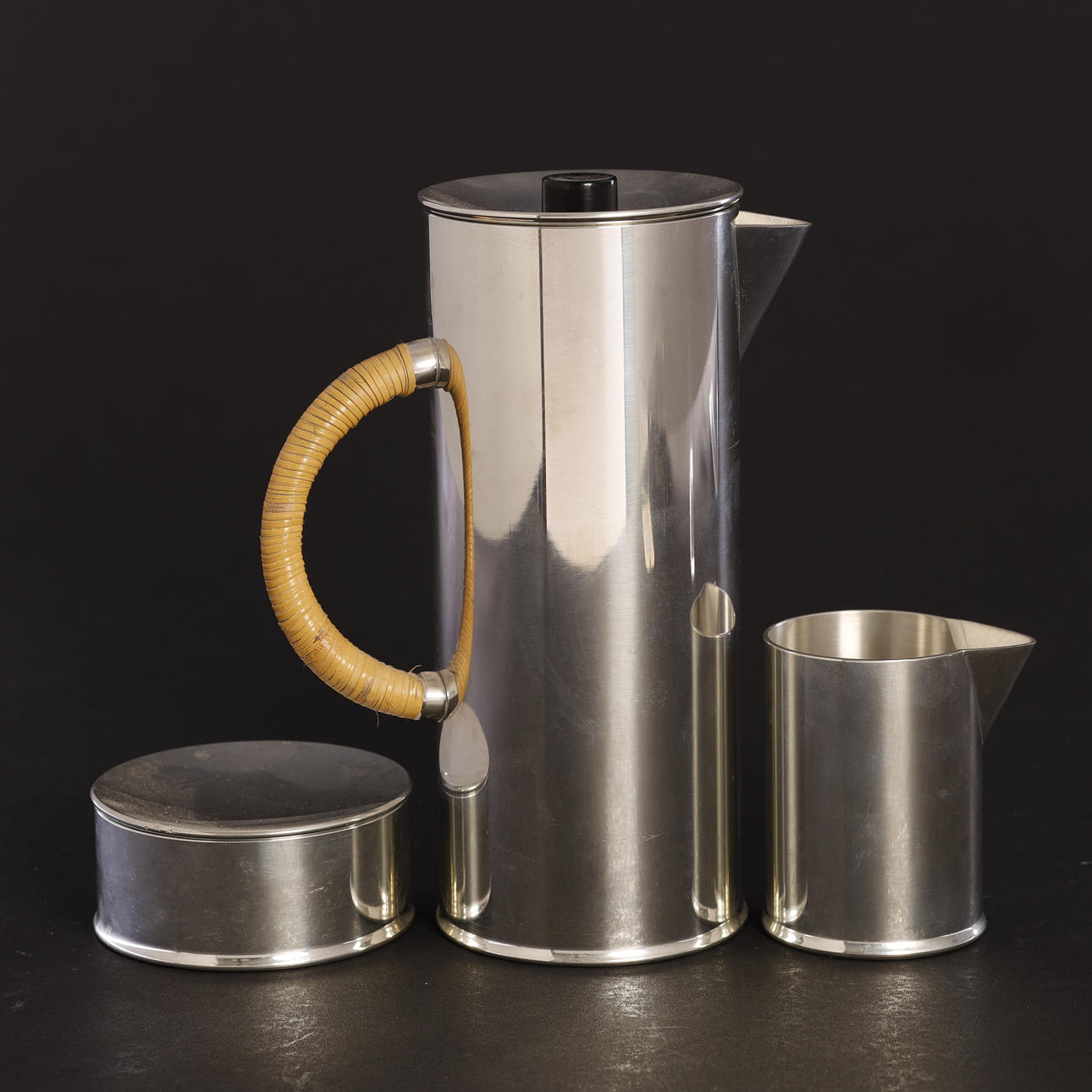 Pewter coffee set, ROYAL Selangor Pewter, three pieces. (3rd