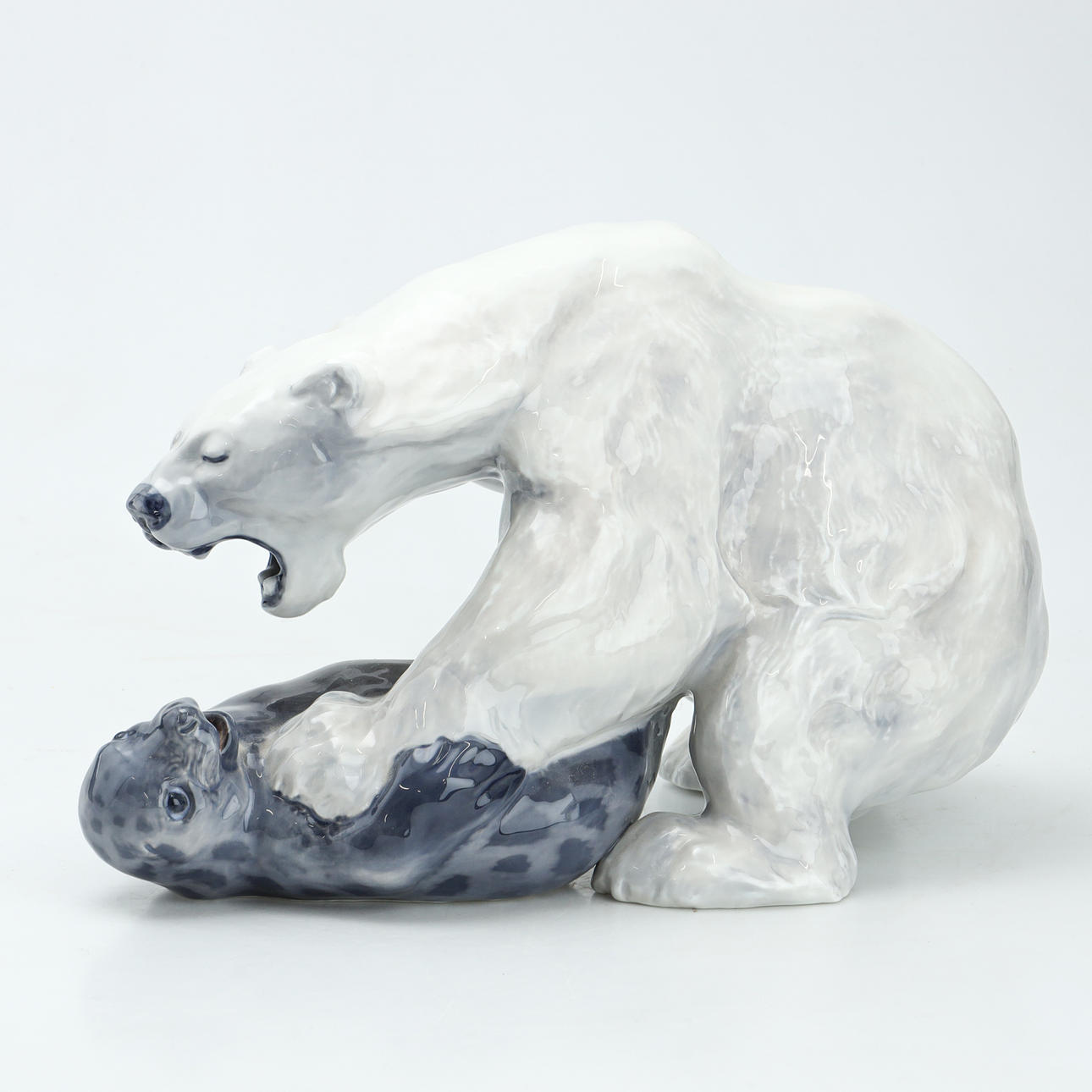 □PolarBear□Knud Kyhn◇２１×３６◇B&G・ＲＣ◇ Polar Bear on the Prowl, Royal Copenhagen figurine no. 1137