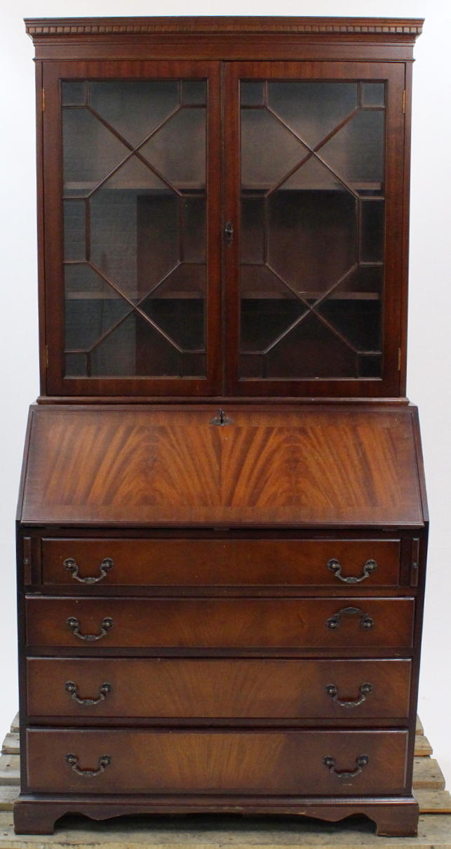 SKRIV/BOKSKÅP, 1900-talets senare hälft.