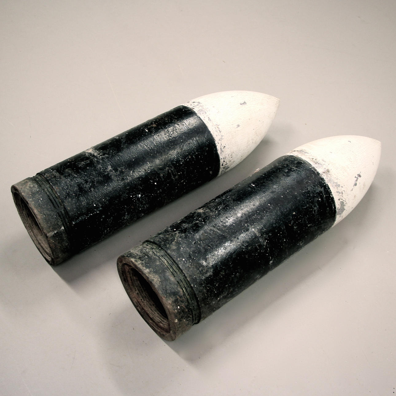 PROJEKTILER, 2 st. 24 cm M/76, Finspångs bruk, 1876.