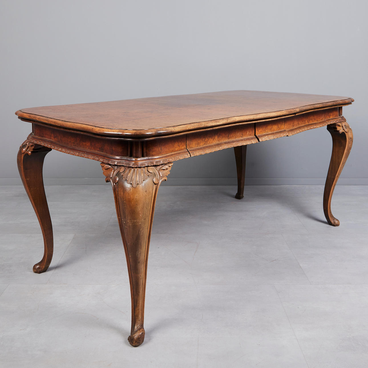 Esstisch / Tisch, Mahagoni, Wurzelholz.