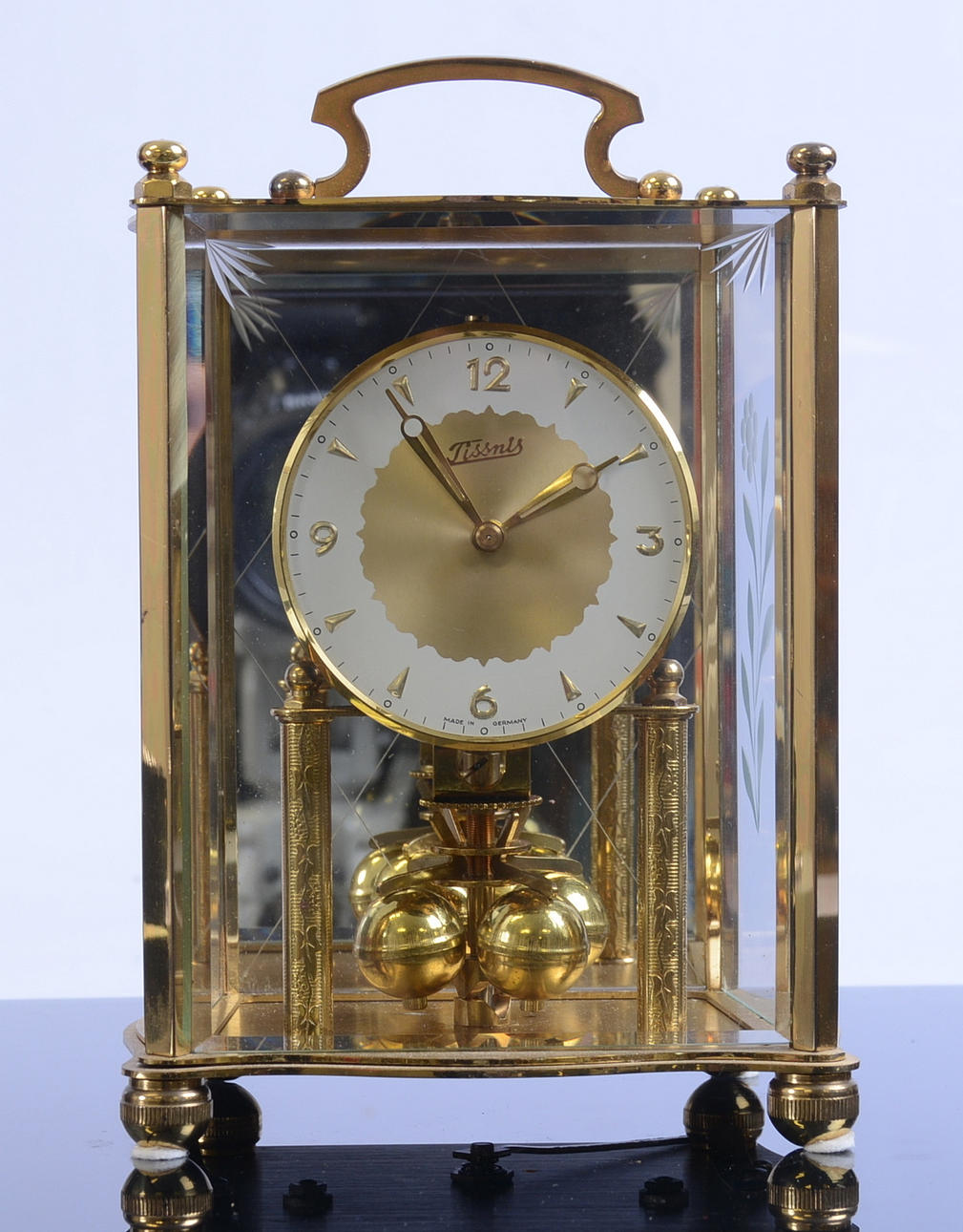 BORDSUR, Tissnis, mässing.