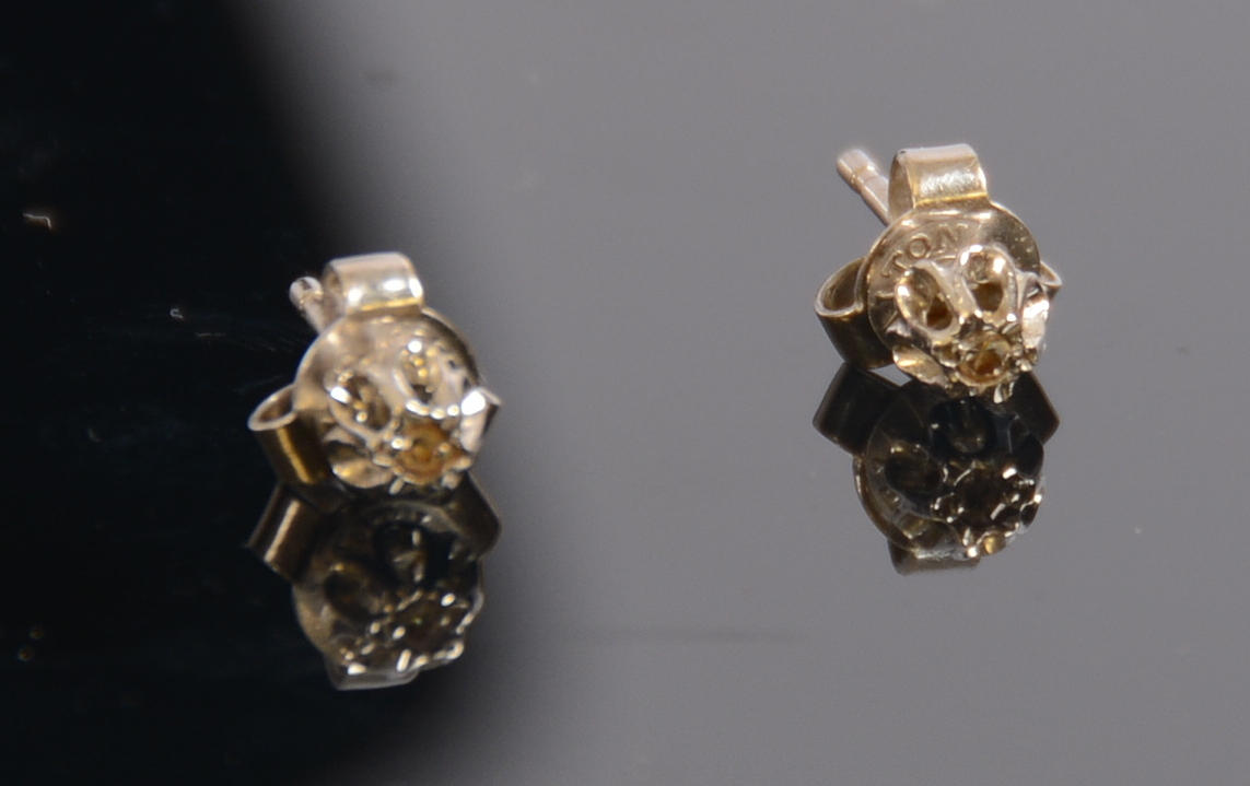 DIAMANTÖRHÄNGEN, 1-par, ALTON, vitguld, 18K.