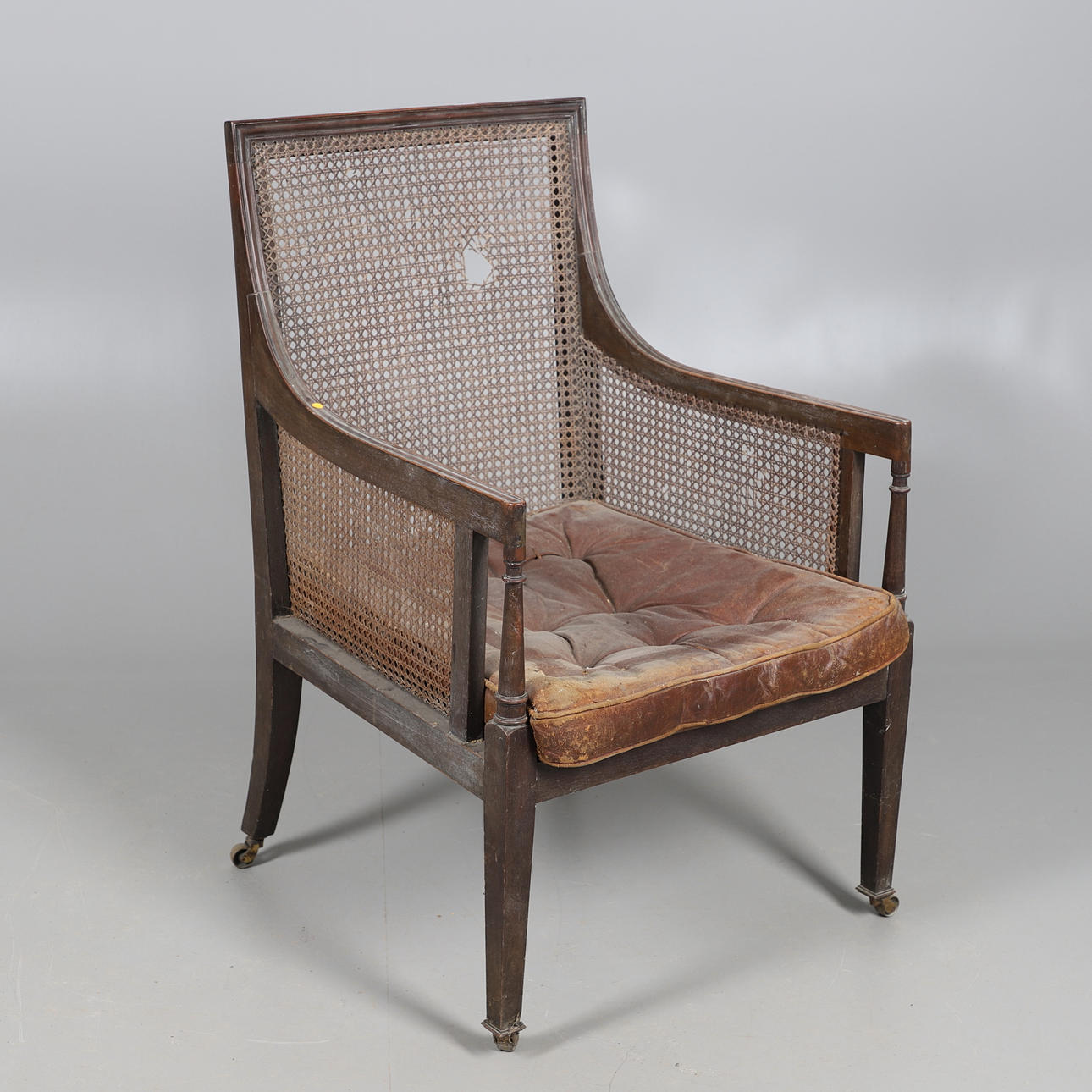 MAHONKI BERGERE-TUOLI.