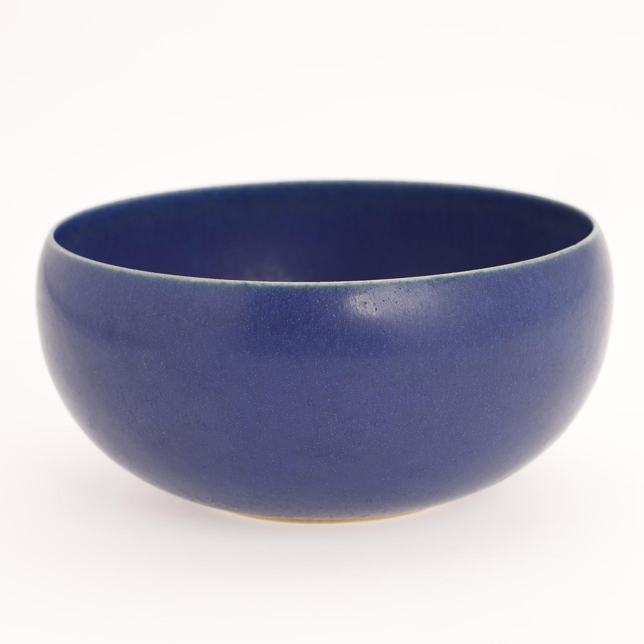 EIGIL HINRICHSEN (1921-1999). Skål, stentøj, eget værksted, blå glasur, Danmark.