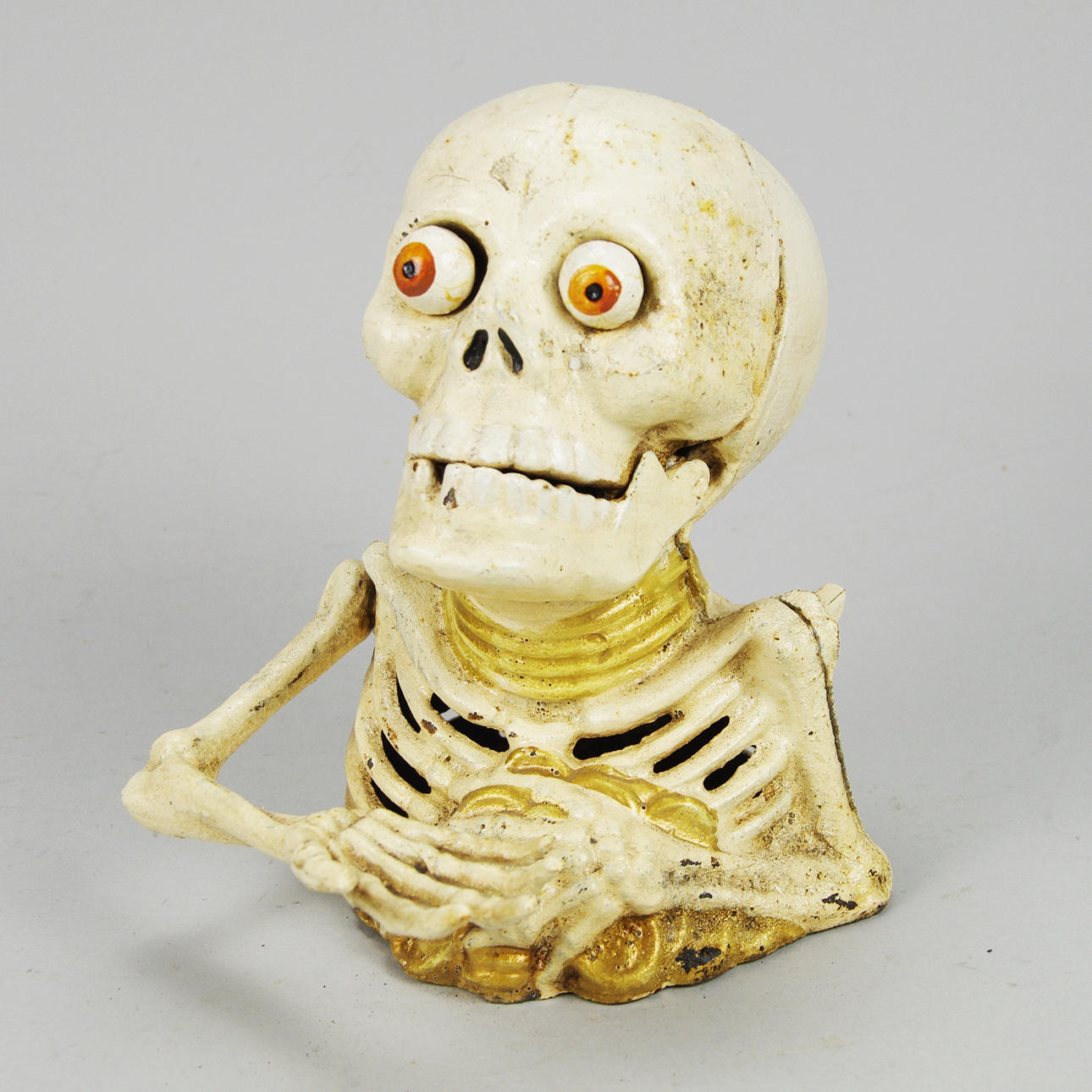 SPARBÖSSA, dekorrmålad gjutjärn, samtida.