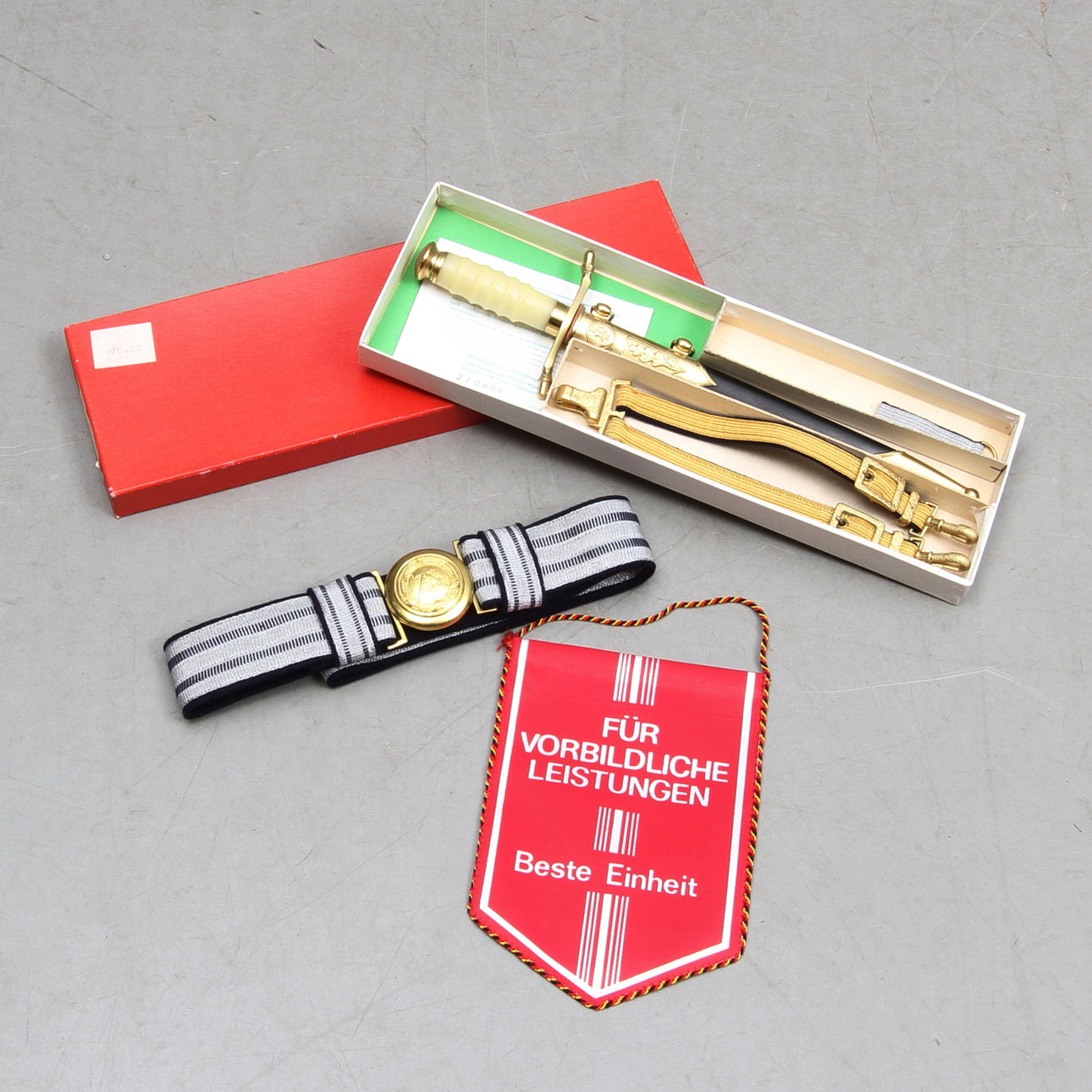 STICKERT, Officer Volksmarine, VIMPEL och BÄLTE, DDR.