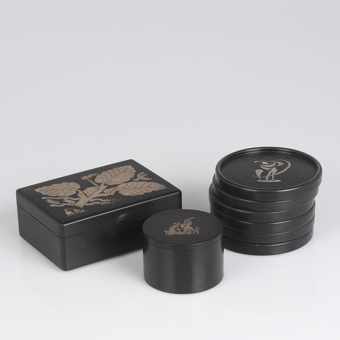 UNDERLAG & KASSER, 8 stk., Bakelit, Sølv, Perstorp.