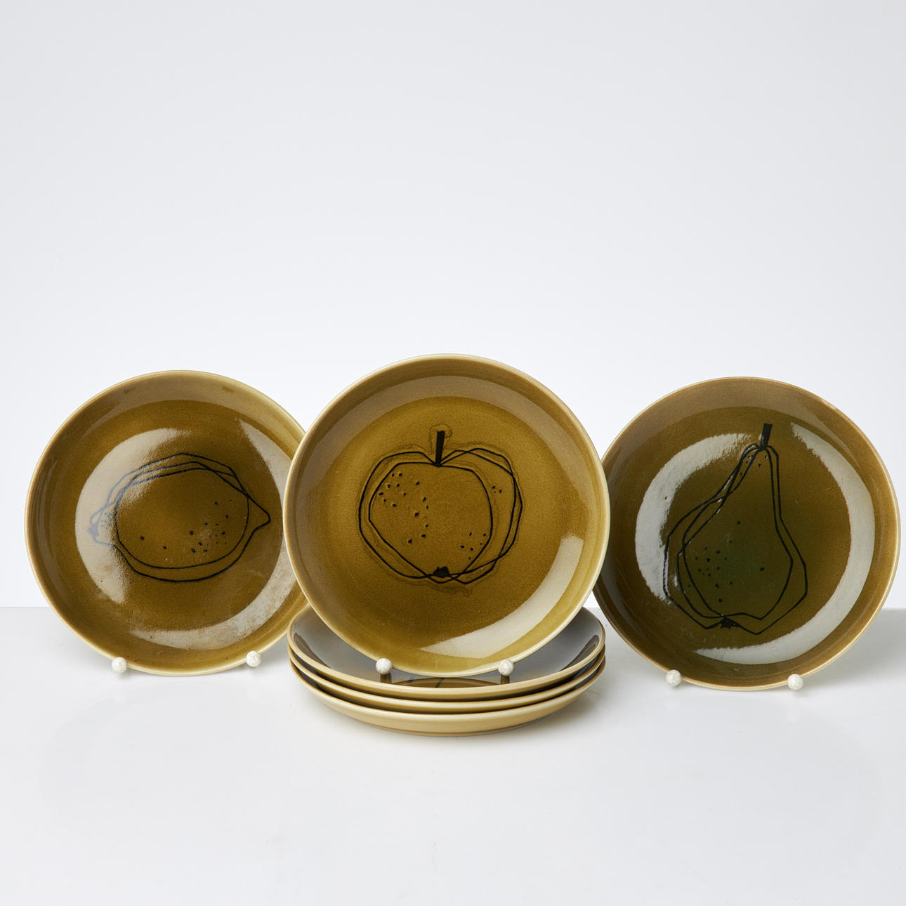 GUNVOR OLIN. 6 pcs, plates, Graffito, fruit decors, porcelain.