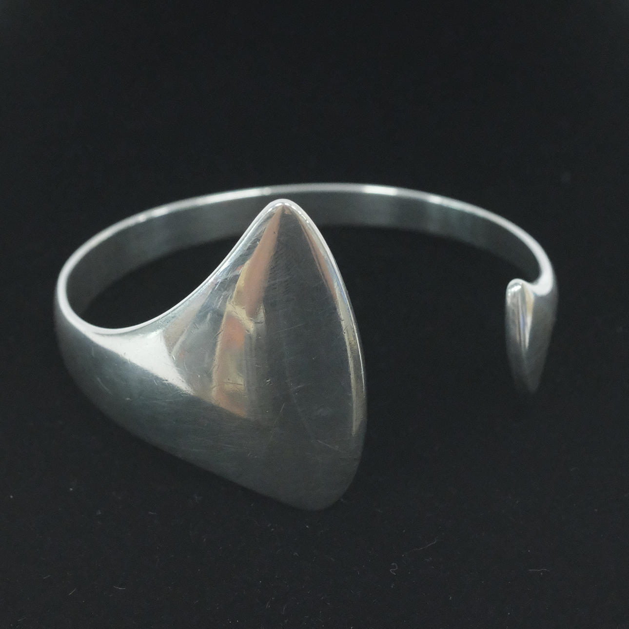 HANS HANSEN. ARMRING, SILVER, MODELL 214, DANMARK.