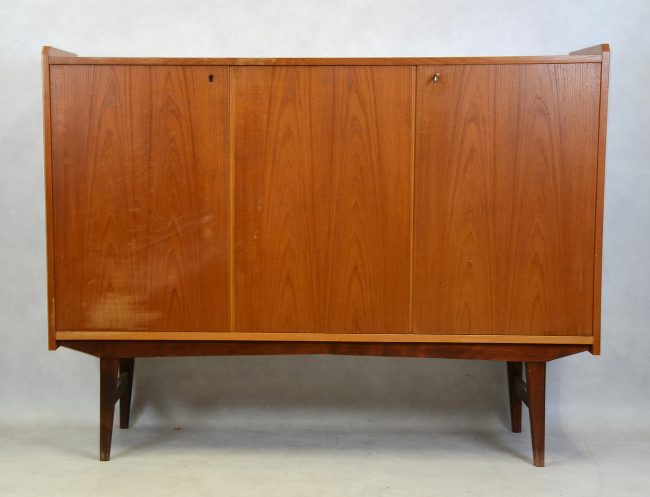 TEAKSKÅP, 1950/60-tal.